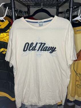 Old Navy Vintage Fit Graphic T-Shirt Size L